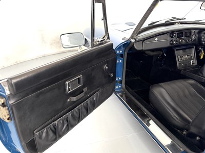 Lot 85 - 1972 MG B V8 Roadster