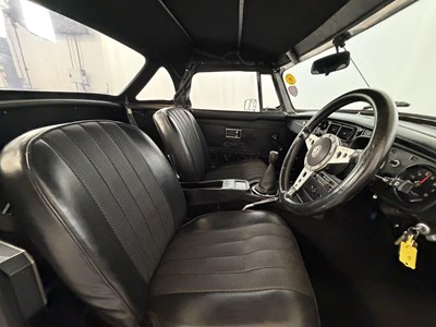Lot 85 - 1972 MG B V8 Roadster