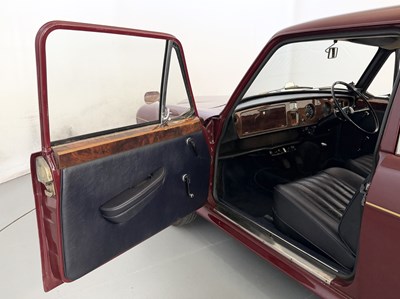 Lot 87 - 1974 Vanden Plas Princess 1300