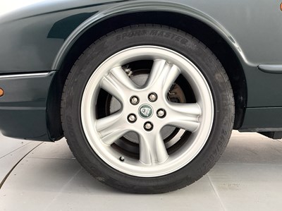 Lot 1998 Jaguar XJR