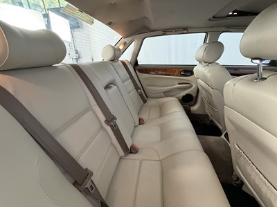 Lot 1998 Jaguar XJR