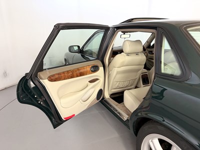 Lot 1998 Jaguar XJR