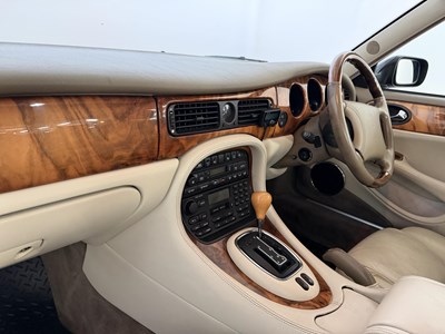 Lot 1998 Jaguar XJR