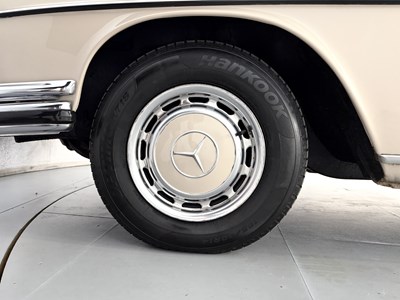 Lot 1967 Mercedes-Benz 250SE