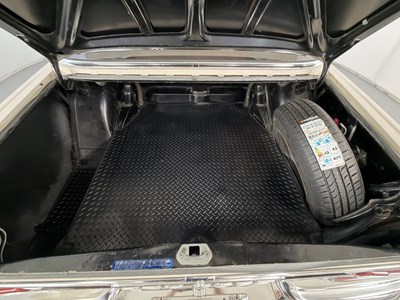 Lot 1967 Mercedes-Benz 250SE