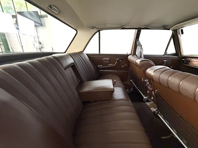 Lot 1967 Mercedes-Benz 250SE