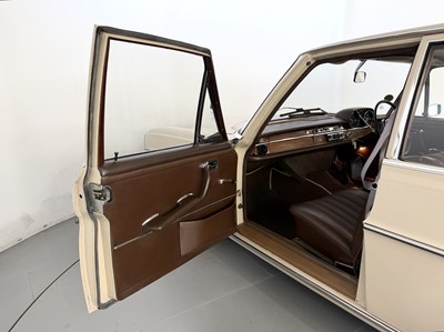 Lot 1967 Mercedes-Benz 250SE