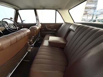 Lot 1967 Mercedes-Benz 250SE
