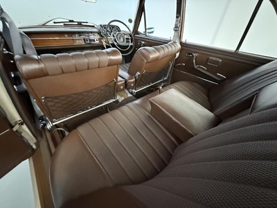 Lot 1967 Mercedes-Benz 250SE