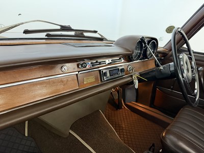 Lot 1967 Mercedes-Benz 250SE