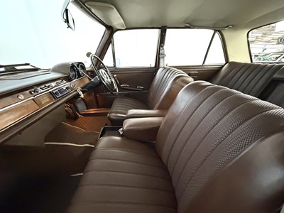 Lot 1967 Mercedes-Benz 250SE