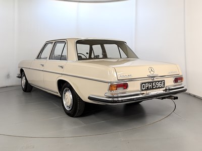 Lot 1967 Mercedes-Benz 250SE