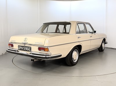Lot 1967 Mercedes-Benz 250SE