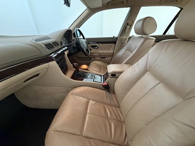 Lot 1997 BMW 728i