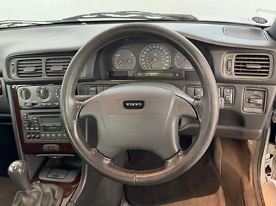 Lot 1999 Volvo V70 - NO RESERVE