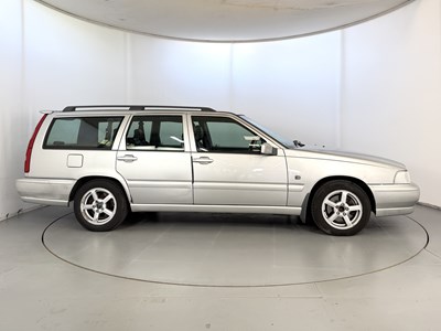 Lot 1999 Volvo V70 - NO RESERVE