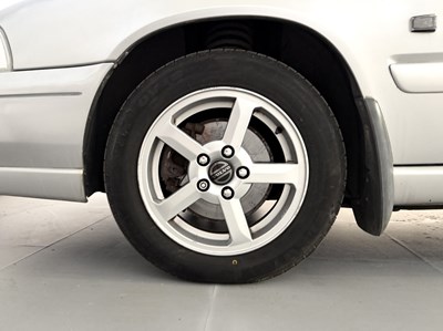 Lot 1999 Volvo V70 - NO RESERVE