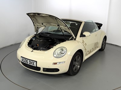 Lot 2006 Volkswagen Beetle Convertible