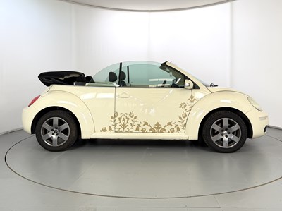 Lot 2006 Volkswagen Beetle Convertible