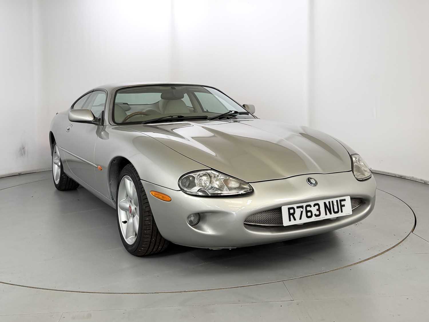 Lot 1998 Jaguar XK8