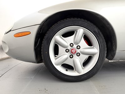Lot 1998 Jaguar XK8