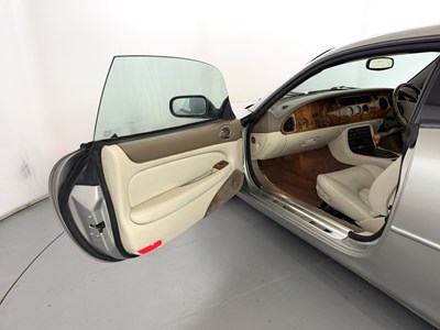Lot 1998 Jaguar XK8