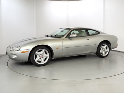Lot 1998 Jaguar XK8