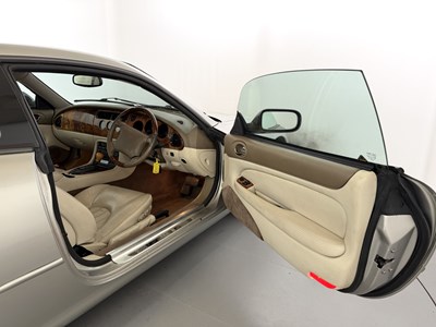 Lot 1998 Jaguar XK8
