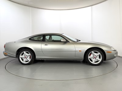 Lot 1998 Jaguar XK8