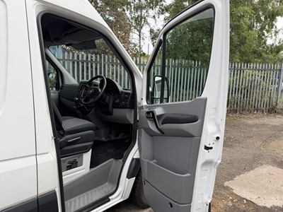 Lot 2014 Volkswagen Crafter Camper / Garage