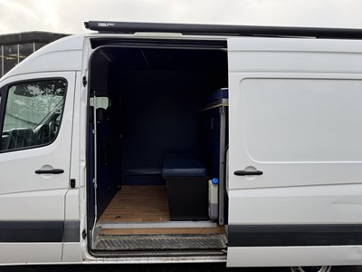 Lot 2014 Volkswagen Crafter Camper / Garage