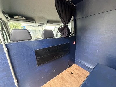 Lot 2014 Volkswagen Crafter Camper / Garage