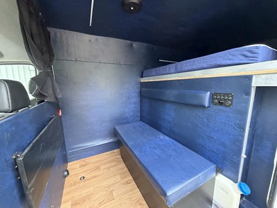 Lot 2014 Volkswagen Crafter Camper / Garage
