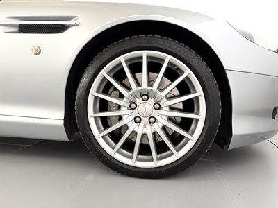 Lot 2005 Aston Martin DB9