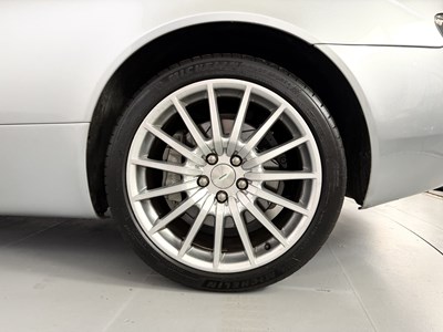 Lot 2005 Aston Martin DB9