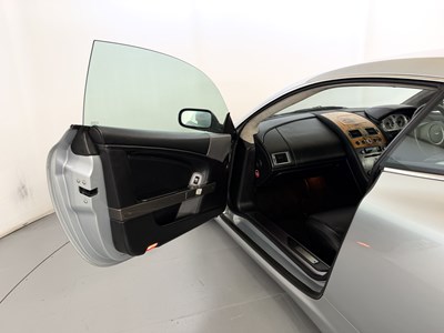 Lot 2005 Aston Martin DB9
