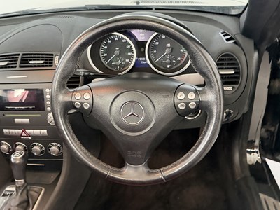 Lot 2005 Mercedes-Benz SLK200