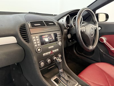 Lot 2005 Mercedes-Benz SLK200