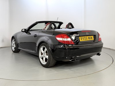 Lot 2005 Mercedes-Benz SLK200