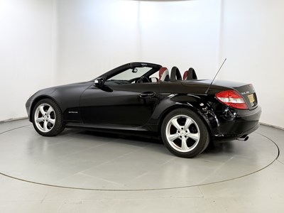Lot 2005 Mercedes-Benz SLK200