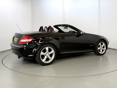 Lot 2005 Mercedes-Benz SLK200