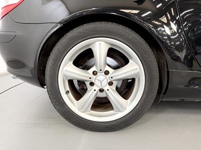 Lot 2005 Mercedes-Benz SLK200