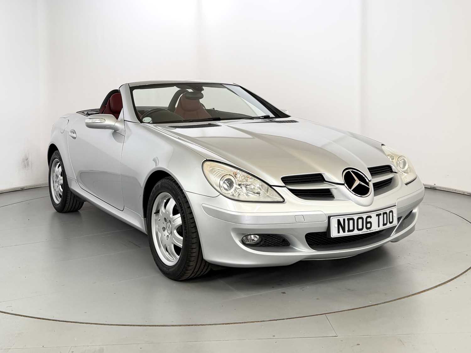 Lot 2006 Mercedes-Benz SLK200