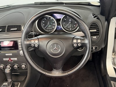 Lot 2006 Mercedes-Benz SLK200