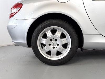 Lot 2006 Mercedes-Benz SLK200