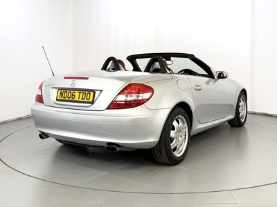 Lot 2006 Mercedes-Benz SLK200