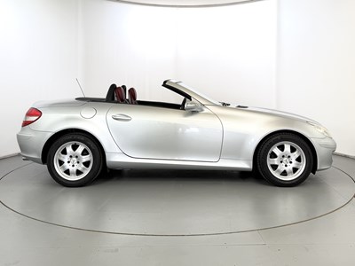 Lot 2006 Mercedes-Benz SLK200