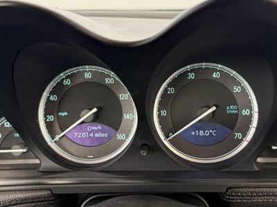 Lot 2004 Mercedes-Benz SL500