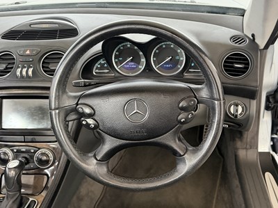 Lot 2004 Mercedes-Benz SL500