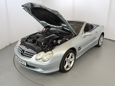 Lot 2004 Mercedes-Benz SL500